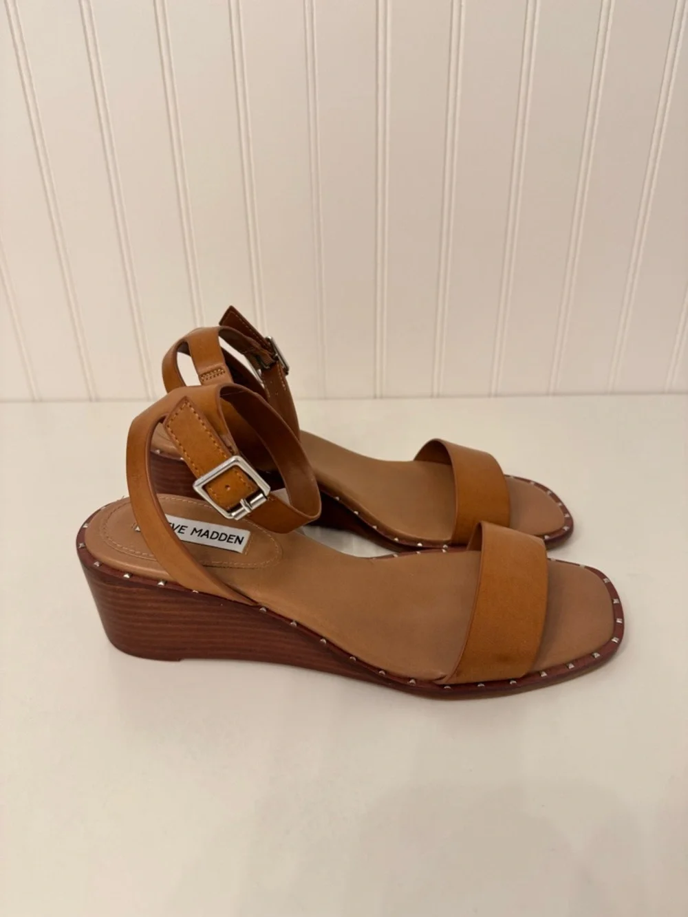 Steve Madden Brown Leather Stud Trim Ankle Strap Sandals Size 9 Women - Picture 2 of 5